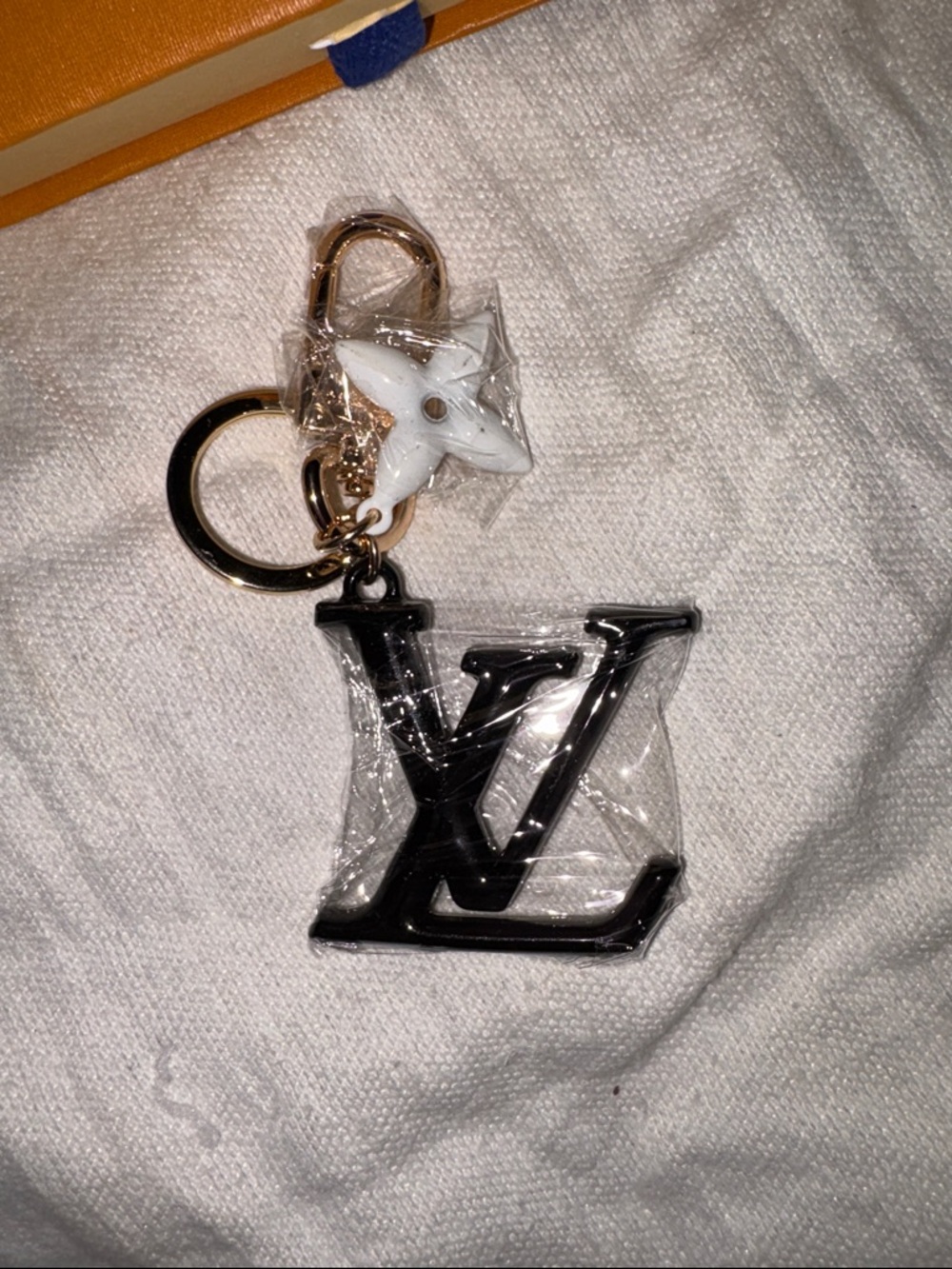 NWT FULL INCLUSION Louis Vuitton Black LV Logo Key Charm - Women Accessories - Picture 2 of 3